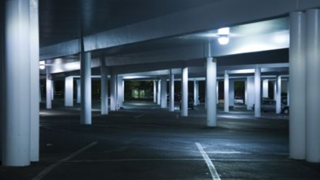 How Should Revolves's LED Parking Lot Lights Be Installed and Placed?